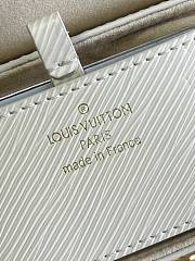 Louis Vuitton Twist M50282 23CM 04 - 4