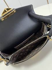 Louis Vuitton Swing Poch handbag M20393 - 6