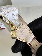 Louis Vuitton Maxi Pochette Accessoires Bag M20920  - 3