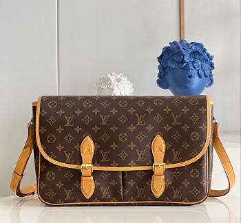 Louis Vuitton Monogram Crossbody Bag M51273