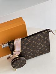 Louis Vuitton Pouch Crossbody Bag Pink M47542 - 3