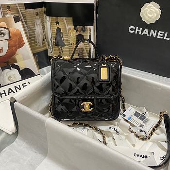 Chanel Mini Flap Bag Patent Leather 17cm 