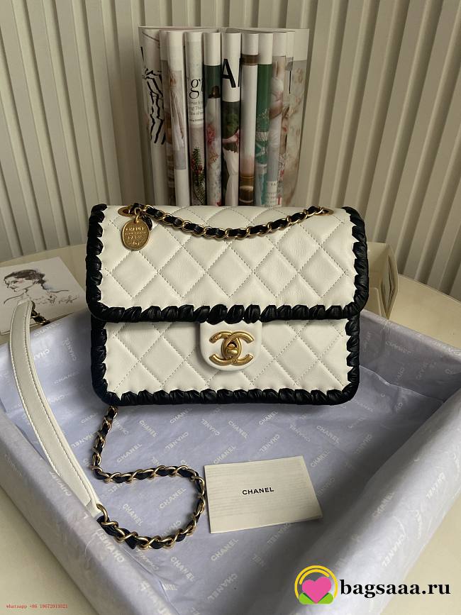 Chanel Flap Bag AS2496 22cm - 1