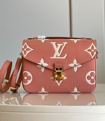 Louis Vuitton Pochette Metis Bag With Pink M46302