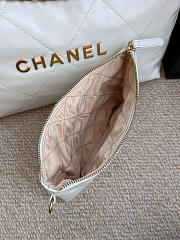 Bagsaaa Chanel 22 small tote bag White gold hardware - 4