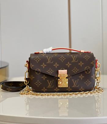 Louis Vuitton Pochette Shoulder Bag M46279