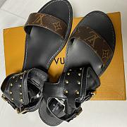 Louis Vuitton Sandals Euro 41 (no discount) - 1