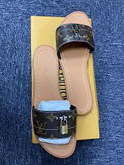 Louis Vuitton Slipper Euro 35 (no discount) - 1