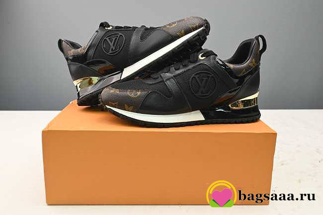 Louis Vuitton Sneaker Euro 39(no discount) - 1