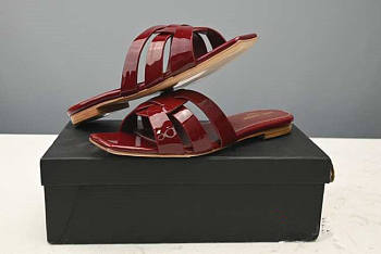 Ysl Slippers Eure 37 (no discount)