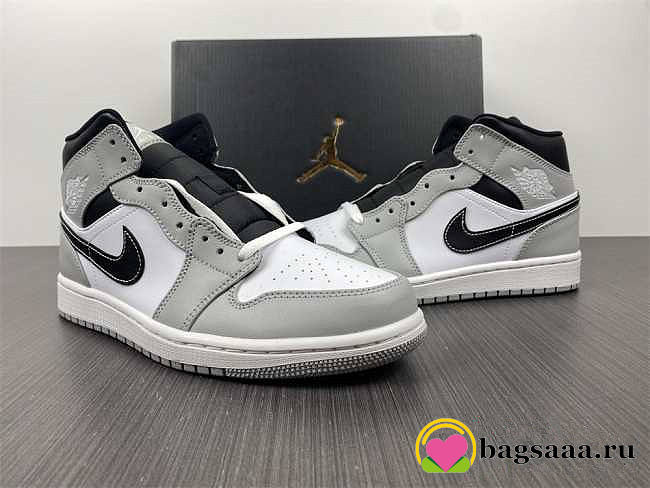 AJ1 US 8.5 (no discount) - 1