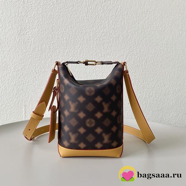 Louis Vuitton Hobo Cruiser M46241 - 1