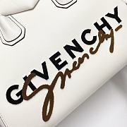 Givenchy Antigona Hanbag White - 3