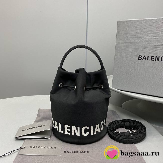 Balenciaga Bucket Bag Black - 1