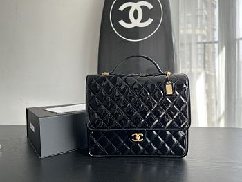 Bagsaaa Chanel Backpack Patent Calfskin gold tone metal black - 31.5cmx31cmx9cm