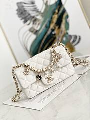 Bagsaaa Chanel Charm Flap Bag White - 20cm - 1