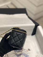 Bagsaaa Chanel Vanity Mirror Plain Lambskin Leather Black - 8.5-11-7cm - 6