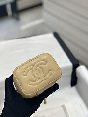  Bagsaaa Chanel Vanity Mirror Plain Lambskin Leather Beige - 8.5-11-7cm - 5
