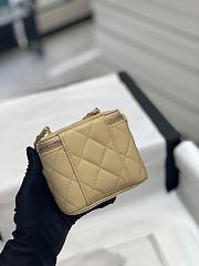  Bagsaaa Chanel Vanity Mirror Plain Lambskin Leather Beige - 8.5-11-7cm - 2