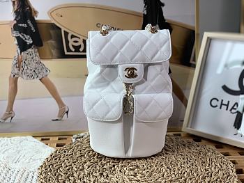 	 Bagsaaa Chanel 22S Backpack in White Caviar - 16 x 26 x 15 cm