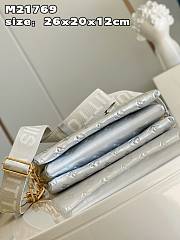 Bagsaaa Louis Vuitton Coussin PM Silver Color - 26 x 20 x 12 cm - 4