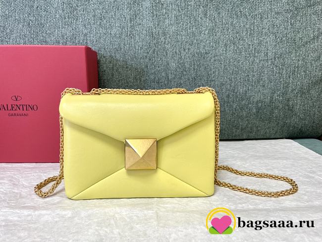 	 Bagsaaa Valentino Garavani One Stud Nappa Yellow Bag - 19x14x1cm - 1