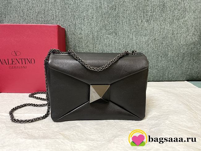 	 Bagsaaa Valentino Garavani One Stud Nappa All Black Bag - 19x14x1cm - 1