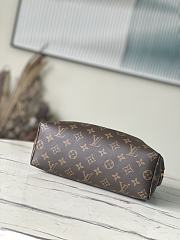 Bagsaaa Louis Vuitton Cosmetic bag Monogram - 27 x 18 x 9 cm - 5