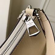 	 Bagsaaa Louis Vuitton Marellini white bag - 19 x 13.5 x 6.5 cm - 6