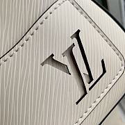 	 Bagsaaa Louis Vuitton Marellini white bag - 19 x 13.5 x 6.5 cm - 5