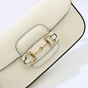 Bagsaaa Gucci  Horsebit 1955 Shoulder bag in white - W24cm x H13cm x D5.5cm - 2