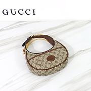 Bagsaaa Gucci GG Half Moon Shaped Mini Bag in Beige and ebony GG Supreme canvas - W22cm x H12.5cm x D5cm - 2