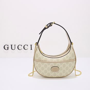 	 Bagsaaa Gucci GG Half Moon Shaped Mini Bag in White and ebony GG Supreme canvas - W22cm x H12.5cm x D5cm