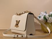 	 Bagsaaa Louis Vuitton Twist MM Bag White Epi grained - 23 x 17 x 9.5 cm - 5