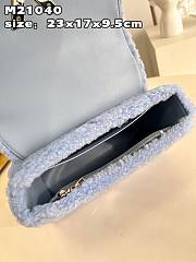 Bagsaaa Louis Vuitton Twist MM Fleece Jean Blue - 23 x 17 x 9.5 cm - 3