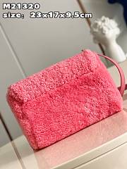 	 Bagsaaa Louis Vuitton Twist MM Fleece Pink - 23 x 17 x 9.5 cm - 5