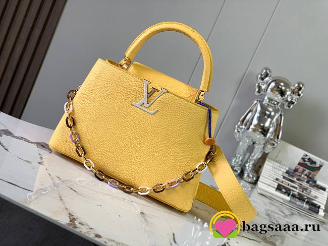 Bagsaaa Louis Vuitton Capucines MM Bag Yellow Taurillon leather With Chain Strap - 31.5 x 20 x 11 cm - 1