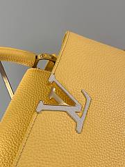 Bagsaaa Louis Vuitton Capucines MM Bag Yellow Taurillon leather With Chain Strap - 31.5 x 20 x 11 cm - 4