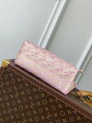 	 Bagsaaa Louis Vuitton Onthego PM Pink Sprayed grained cowhide - 20.5 x 13.5 x 12 cm - 4