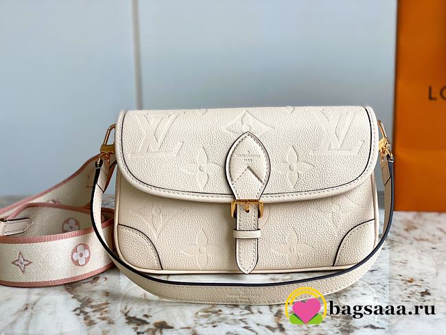 Bagsaaa Louis Vuitton M46388 Diane Satchel Bag Cream - 24 x 16 x 8.5 cm - 1