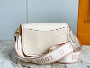 Bagsaaa Louis Vuitton Diane Cream Bag - 23 x 16 x 8.5 cm - 2