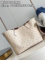 	 Bagsaaa Louis Vuitton Blossom MM Tote Cream Bag - 30 x 27.5 x 16 cm - 3