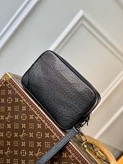 Bagsaaa Louis Vuitton Pochette Kasai All Black - 25 x 15.5 x 6.5 cm - 1