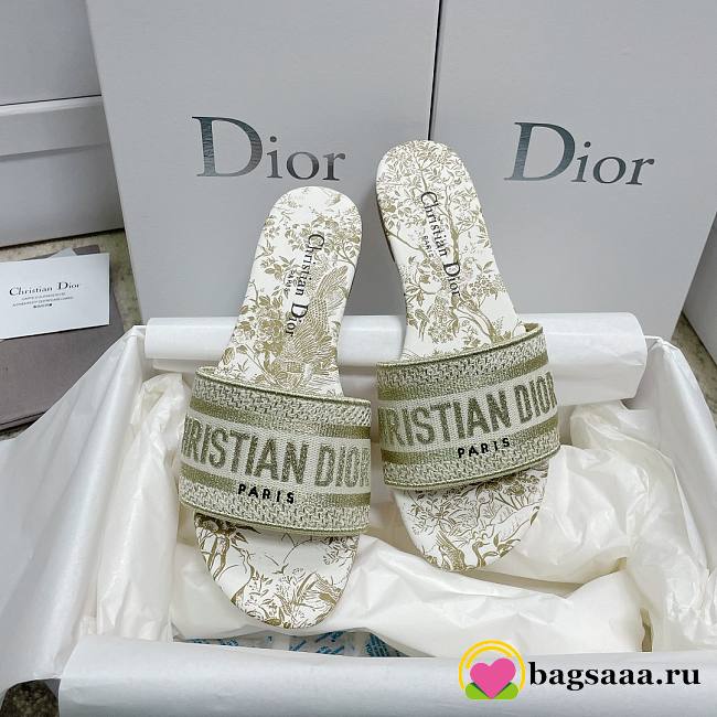 Bagsaaa Dior Dway Slides Gold Embroidery - 1