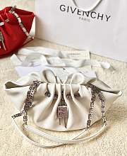 	 Bagsaaa Givenchy Kenny White Bag - 32x22x17cm - 1