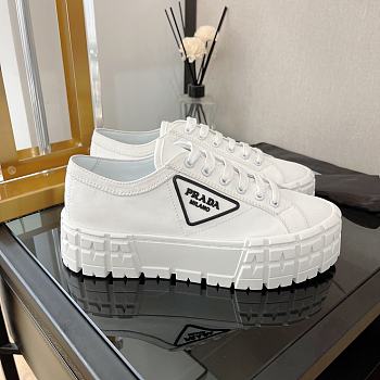 Bagsaaa Prada Low Top White Sneaker