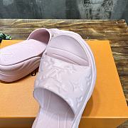 	 Bagsaaa Louis Vuitton Pool 55 Flat Comfort Mule Pink - 3