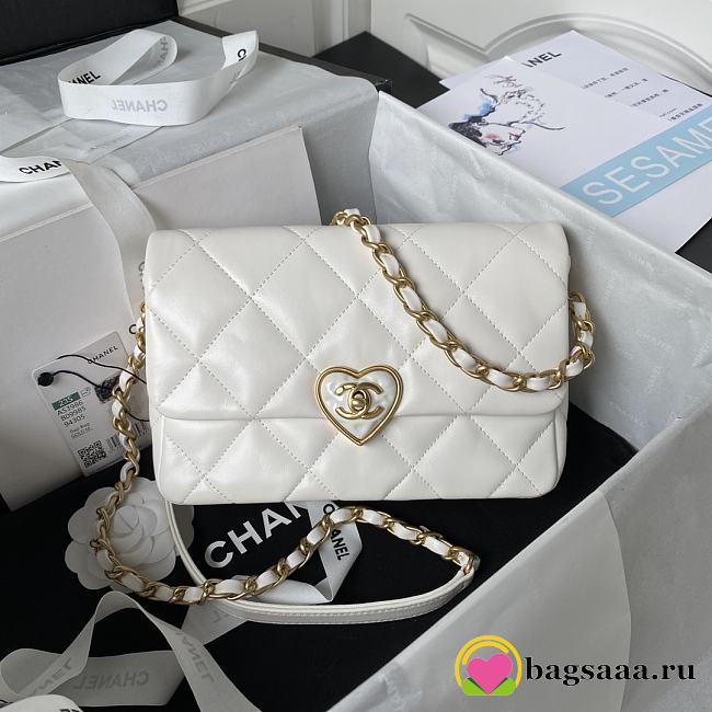 Bagsaaa Chanel Small Flap Bag Lambskin White - 21X14X7cm - 1