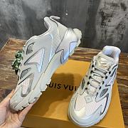 	 Bagsaaa Louis Vuitton Runner Tatic Sneaker Beige - 3