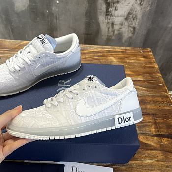 Bagsaaa Nike x Dior Dunk Low White Sneakers